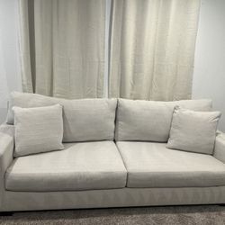 Maggie Sofa 