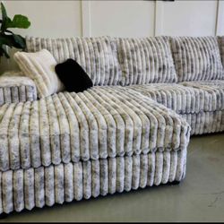 🔥🔥🔥 Comfy Sectional Sale🔥🔥🔥