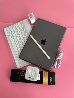 Apple IPad 8th Generation (10.2” Retina /Latest iOS 26/ 2020 model) 32GB with stylus pen, keyboard & Accessories
