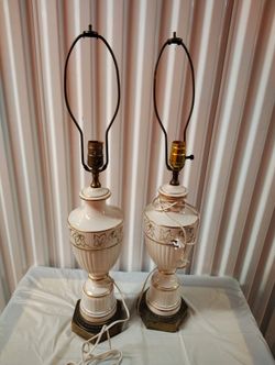 Vintage Porcelain Table Lamp White & Gold Leaf Motif