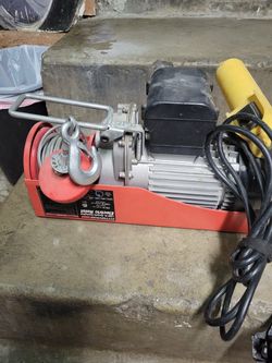 PITTSBURGH Automotive 1300-lb Electric Hoist