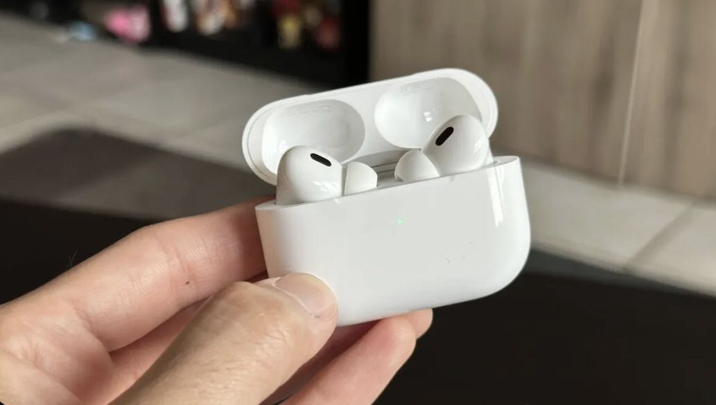 deltage eksistens Droop Refurbished Apple AirPods Pro 2nd Generation with Charging Case in White  for Sale in Johns Creek, GA - OfferUp