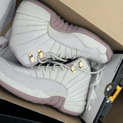 JORDAN 12s 