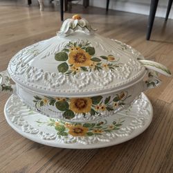 Italian sunflower majolica style soup tureen vintage