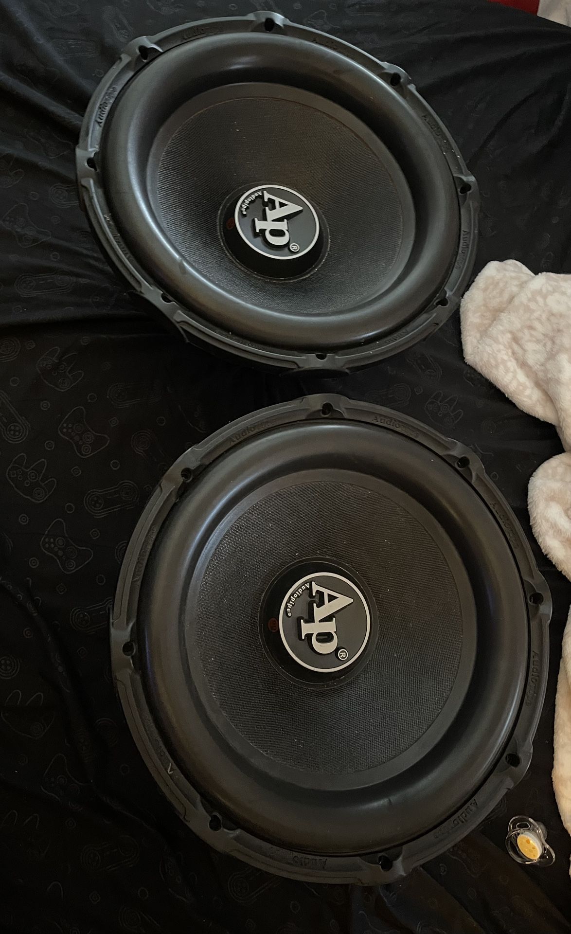  Ap Bass 15 2,400 Watts And Custom Radio Box 