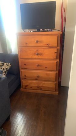5 Drawer dresser some rails not working properly