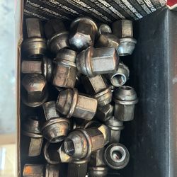 32 lug nuts