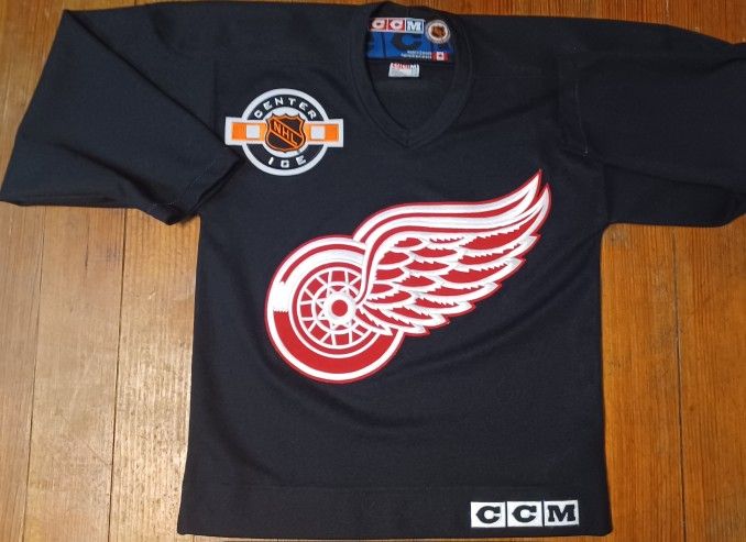 Vintage Boys Jersey Size Small Medium Newer Condition Detroit Redwings