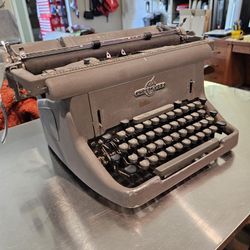 Underwood Typewriter Wide Carriage 