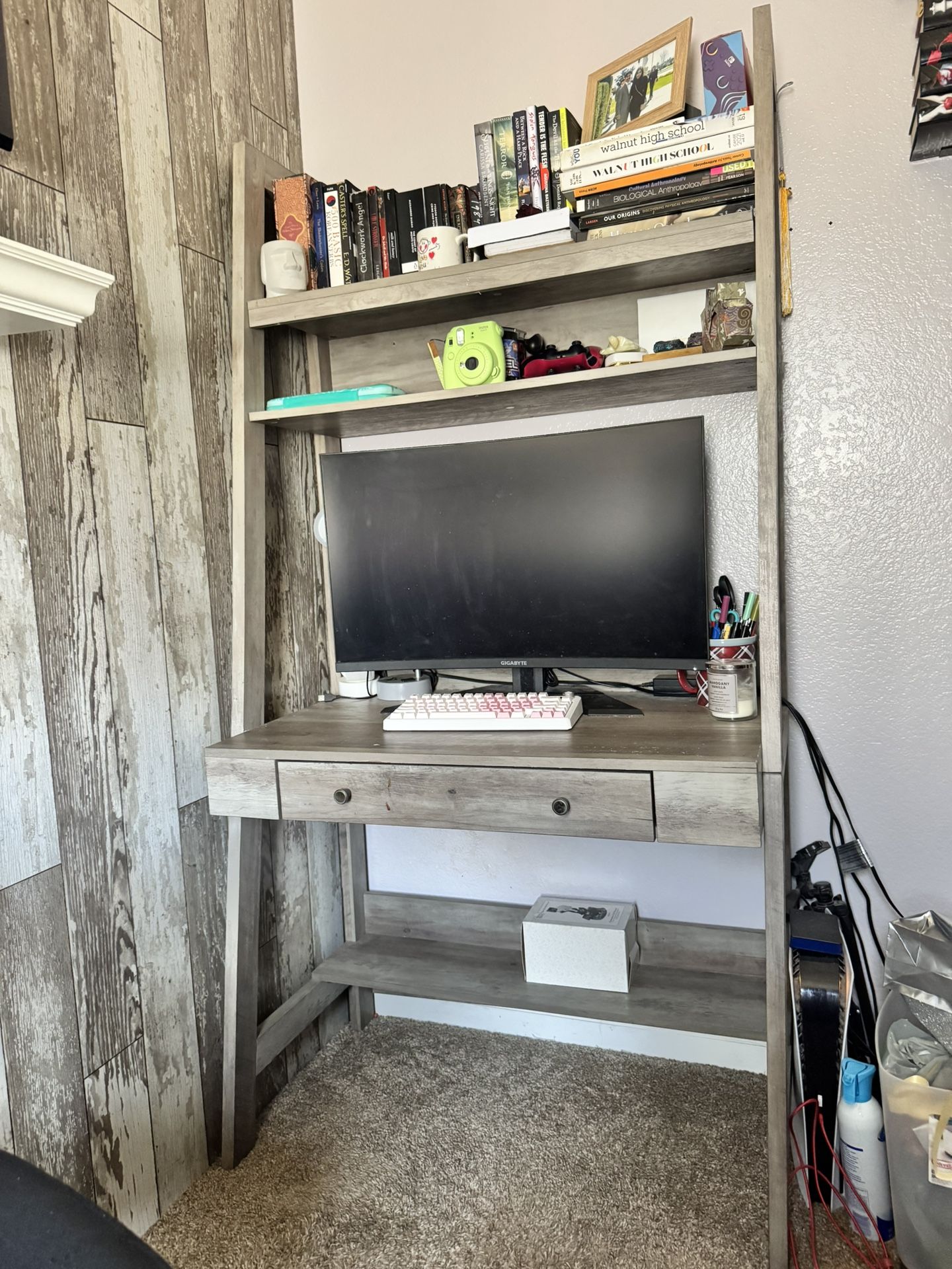 Ladder desk With Shelves
