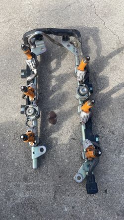 G37 Fuel Reel And Fuel Injectors