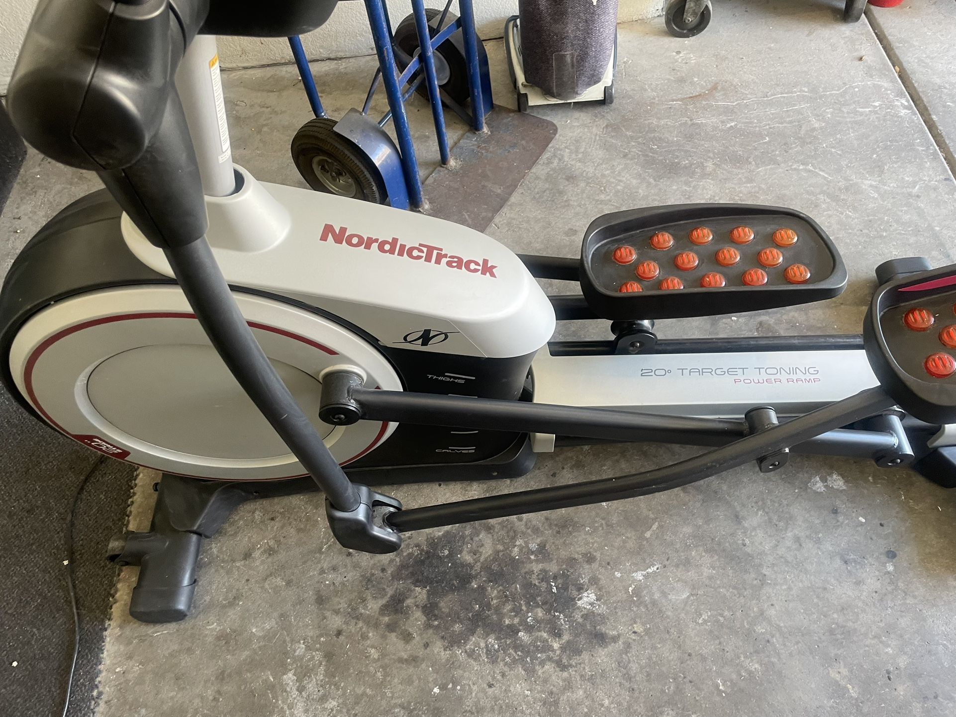 $100 NORDIC TRACK Elite 10.9 Elliptical 