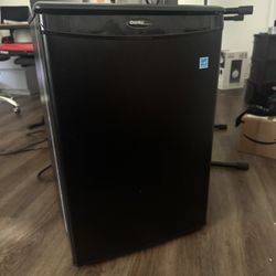 Mini Fridge (Danby Designer) 