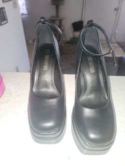 Dream Paris 5.5 inch heel sz 9.5 $25