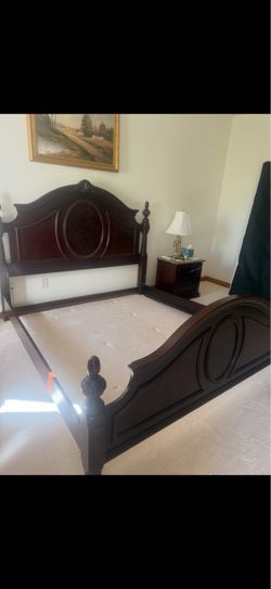 Solid Wood Dark Espresso Bed Frame – Needs Right Side Rail Repair