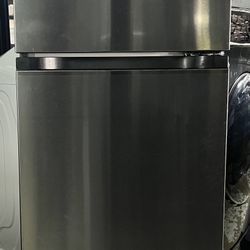 LG “22”in Wide Top- freezer refrigerator with Multi-air Flow technology And Energy Star Certified 