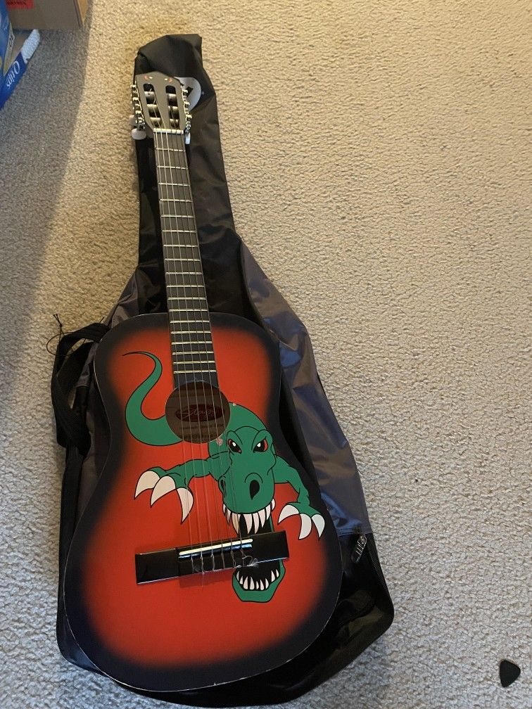 Stagg 3/4 Handmade Dino Acoustic Guitar, Case, and Pick (Lily Cloud Guitar)