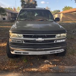 Chevy Suburban ( Parts Car) (Can Run But Needs New Transmission) 