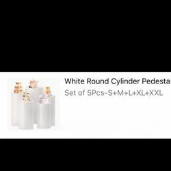 White round cylinder pedestal