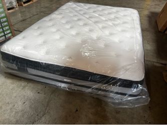 Queen plush PillowTop Mattress