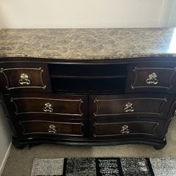 BEAUTIFUL Dresser FOR SALE! NEGOTIABLE!