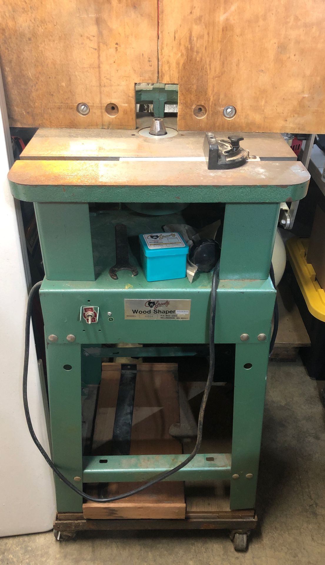Grizzly Wood Shaper Model G1024 With Attachments! for Sale in SeaTac, WA OfferUp
