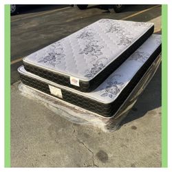 Twin size mattress / Colchon