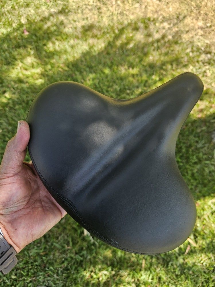 BIKE SEATS LEATHER NEW IN NORWALK