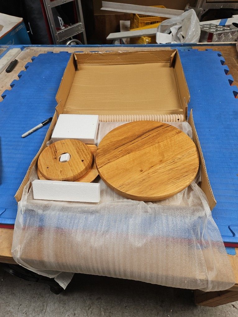 Wood Spindle Stool 