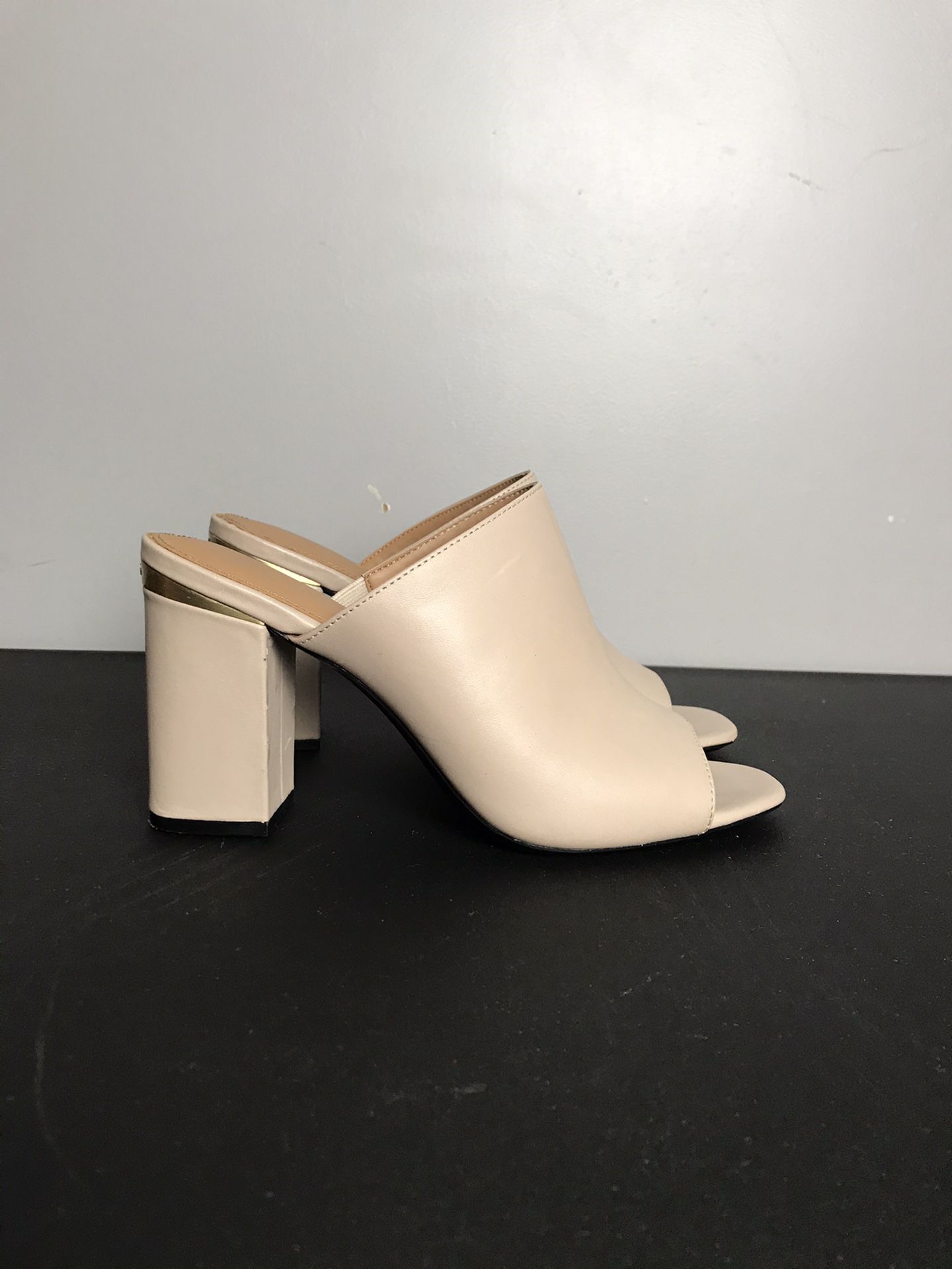 Calvin Klein Cicelle Women Open Toe Sandals Size 8 Pre-owned