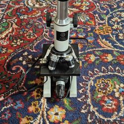 Fisher scientific microscope WF 10 with 3 Objectives
