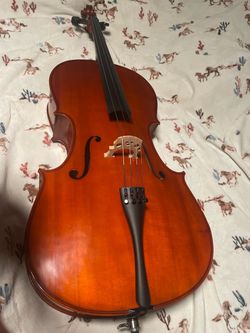 Yamaha size 4/4 cello w/ music stand
