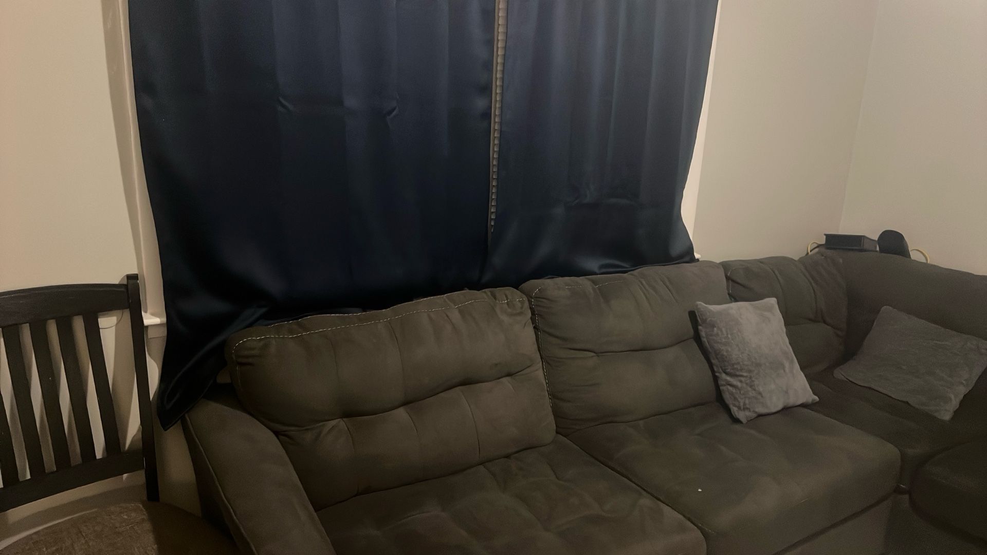 L Shaped 4 Seater Couch.