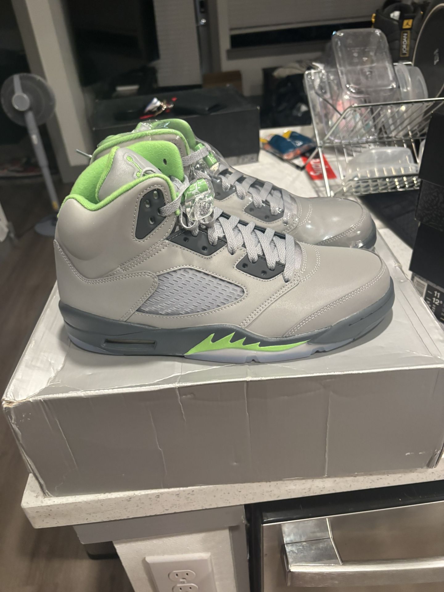 Green Bean Jordan 5 sz 10.5 (new)
