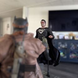 Hot Toys :Knightmare Batman And Superman