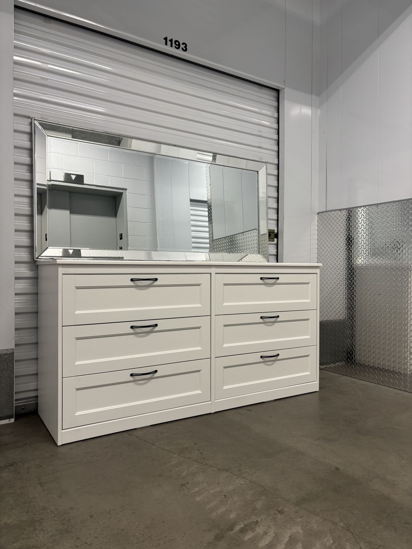Dresser Mirror Set