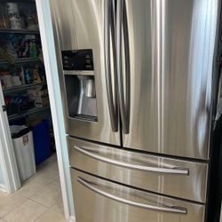 Samsung Refrigerator Counter Deep Evrithing Works $600