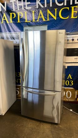 LG 33”WIDE BOTTOM FREEZER REFRIGERATOR STAINLESS STEEL 