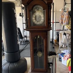 Grandfather Clock Howard Miller/Barwick clock model 4893No. 155