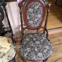 ANTIQUE UPHOLSTERED HAND CARVED LADY'S SIDE CHAIR VICTORIAN CIRCA 1850. $350