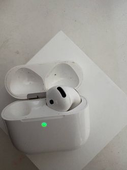 Apple AirPods with Charging Case right side