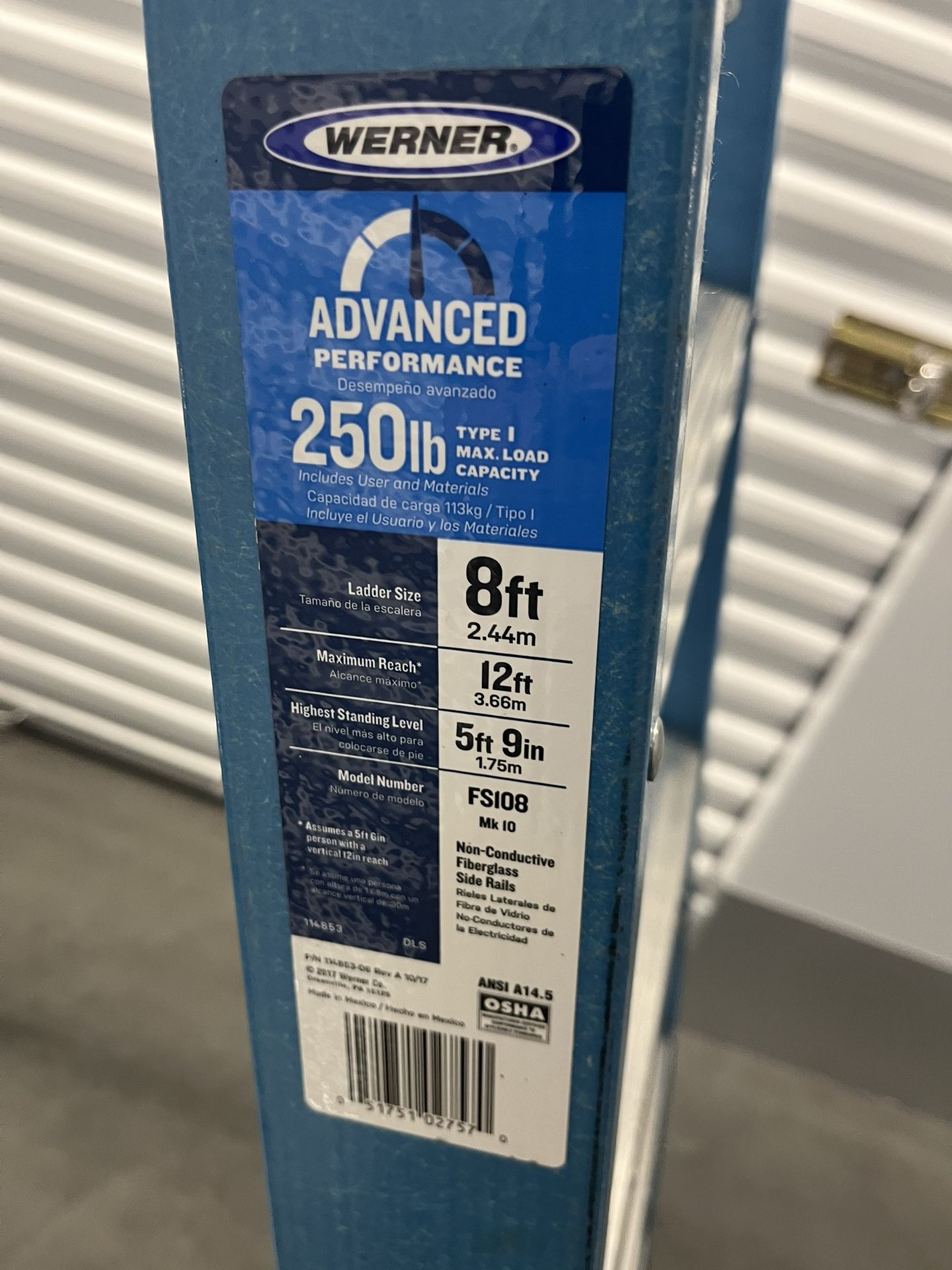 8’ Fiberglass Ladder