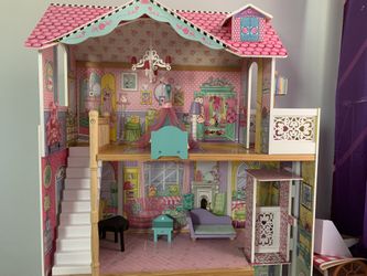 DollHouse 