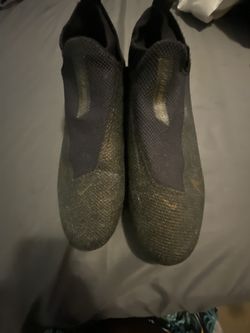 Nike cleats BRAND NEW!! size 11 come with box 