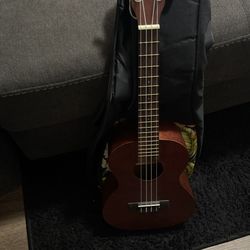 Malala Ukulele /with case