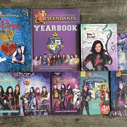 Disney Descendants Book Lot  (Lot of 9 Books)