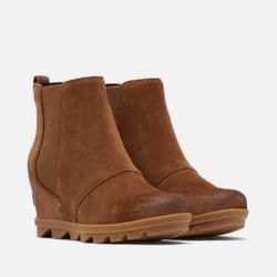SOREL WOMEN'S JOAN OF ARCTIC™ WEDGE II CHELSEA BOOTIE , size 6.5, bought at $200+tax