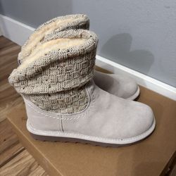 New Bear Paw Boots Size 9 