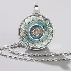 LAST ONE Gorgeous NEW Floral Mandala Women’s Boho Hippy Summer Stylish Glass Necklace 