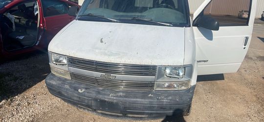 2001 Chevy Astro van for parts